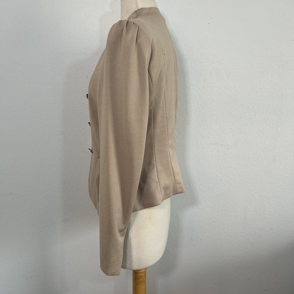 H&M Blazer Womens 10 Beige‎ Decorative Buttons Tailored Minimalist Career Jacket - Picture 4 of 11